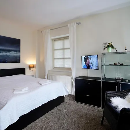 Merle Mit Privatem Indoorpool * Ruhn