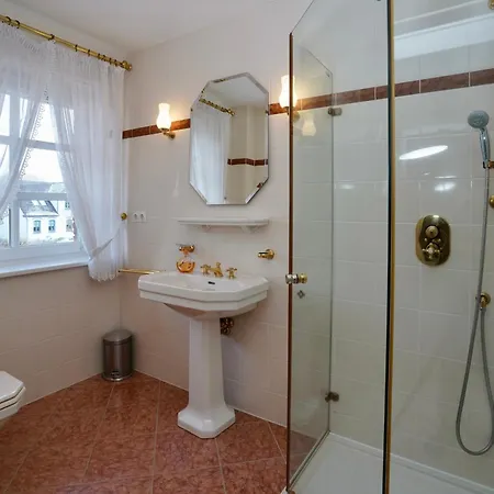 Rühn Mit Indoorschwimmbad Ferienhaus