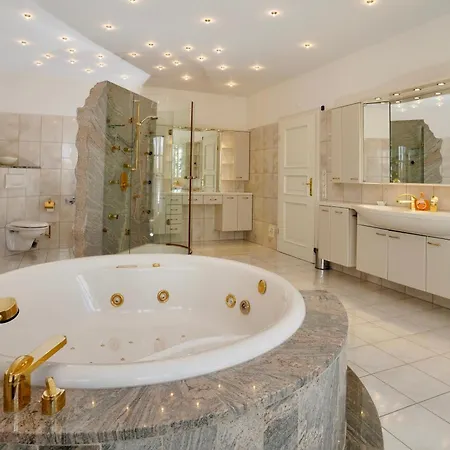 Casa de Férias Merle Mit Privatem Indoorpool Ruhn