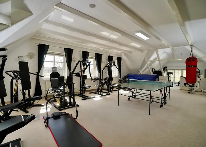 Merle Mit Privatem Indoorpool Hébergement de vacances Ruhn