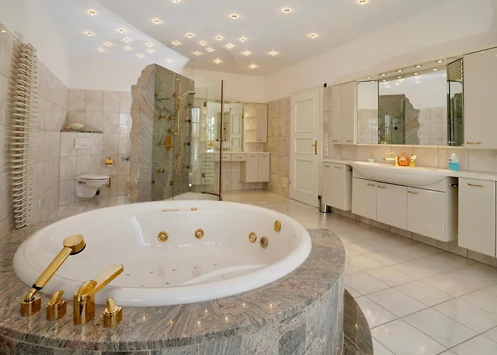 Hébergement de vacances Merle Mit Privatem Indoorpool Ruhn