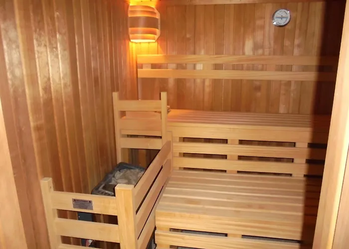 Merle Mit Privatem Indoorpool * Ruhn