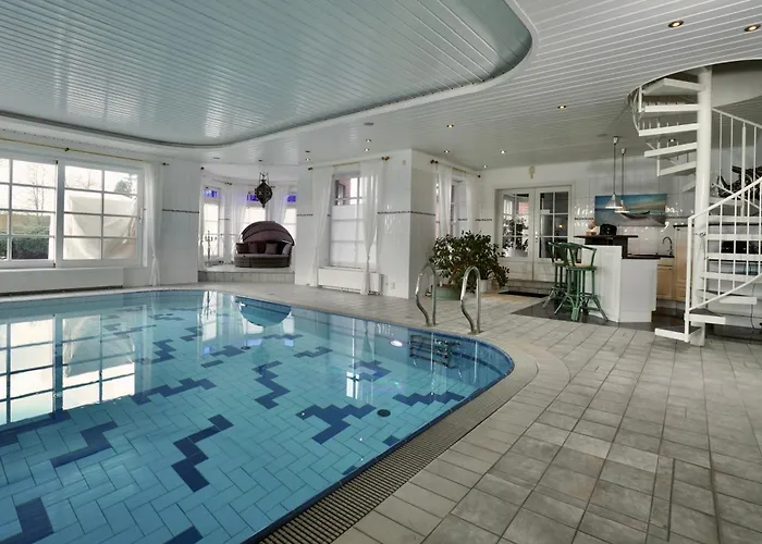 Merle Mit Privatem Indoorpool Hébergement de vacances *